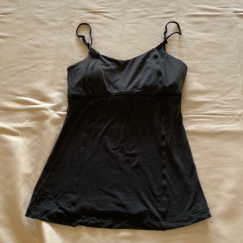Lululemon Tank with removable bra cups